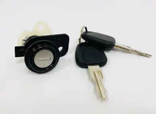 Замок багажника U0528524 UKORAUTO