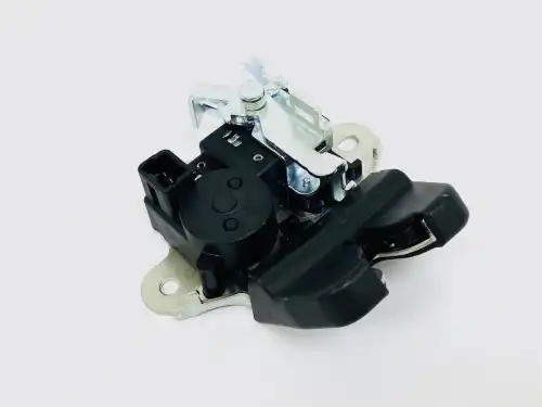 U0528506 Замок багажника UKORAUTO