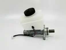 U0109404 Цилиндр тормозной главный UKORAUTO