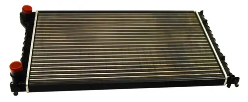 Радиатор системы охлаждения двигателя MAXGEAR AC230057