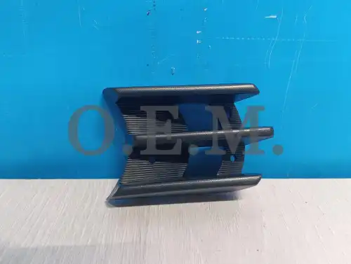 Решетка бампера OEM OEM1301R