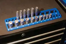 Держ. компл. торц. гаечн. ключей, пан. с отв. для разм. инст 8633 LASER TOOLS