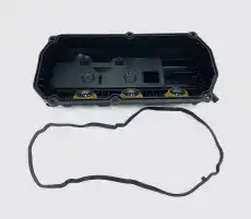 U0403010 Крышка клапанная UKORAUTO