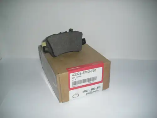 Тормозные колодки дисковые HONDA 43022-SMG-E03