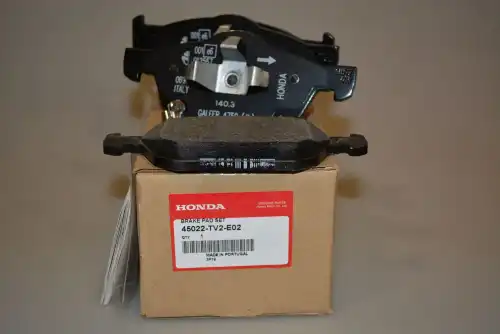 Тормозные колодки дисковые HONDA 45022-TV2-E02