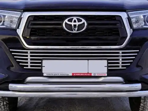 Решетка радиатора ТСС TOYHILUXEXC18-03