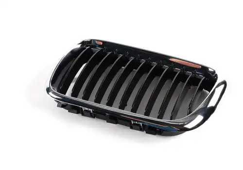 Решетка радиатора BMW 51 13 8 195 151
