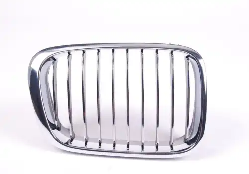 Решетка радиатора BMW 51 13 8 208 490