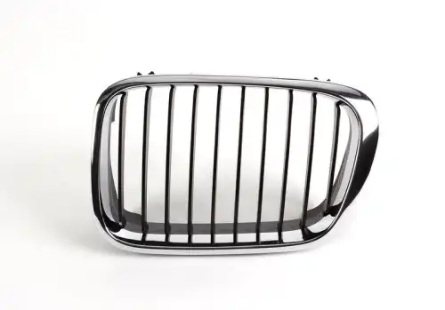 Решетка радиатора BMW 51 13 8 208 487