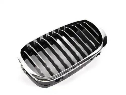 Решетка радиатора BMW 51 13 7 064 317
