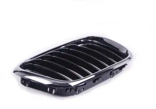 Решетка радиатора BMW 51 13 8 402 646
