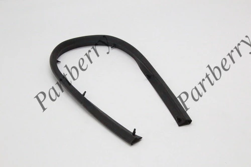 PB501504 Уплотнитель капота боковой MR523297 PARTBERRY