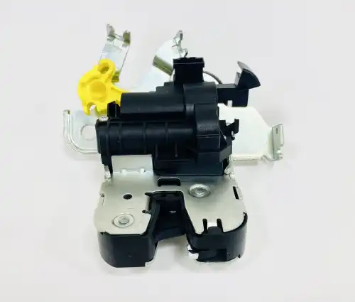 U0528538 Замок багажника UKORAUTO
