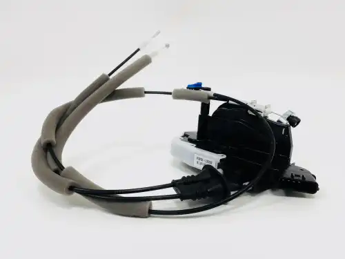 Замок двери передней левой U0528045L UKORAUTO