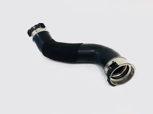 U0902146 Патрубок системы охлаждения UKORAUTO