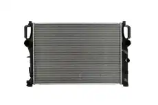 Радиатор системы охлаждения двигателя SAKURA 33118502