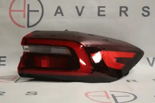 Фонарь задний правый 605000202AAAV AVERS
