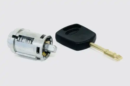U0528271 Личинка замка двери UKORAUTO