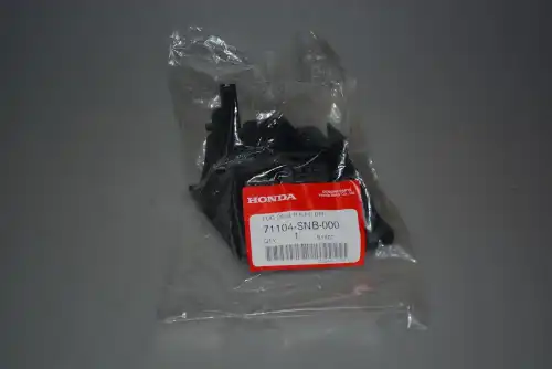 Решетка бампера HONDA 71104SNB000