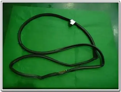 Уплотнитель двери SSANGYONG &nbsp;/ KGM 7214009001