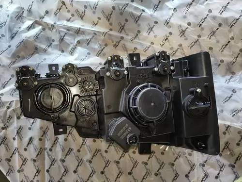 Фара WAYTEKO PREMIUM 3711015-59A/C