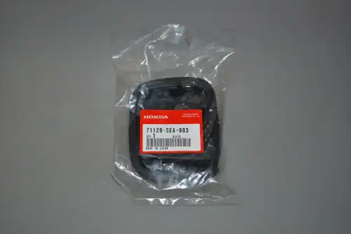 Решетка радиатора HONDA 71129SEA003
