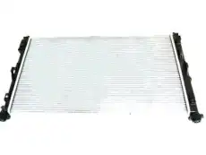 Радиатор системы охлаждения двигателя DODGE 68004049AB