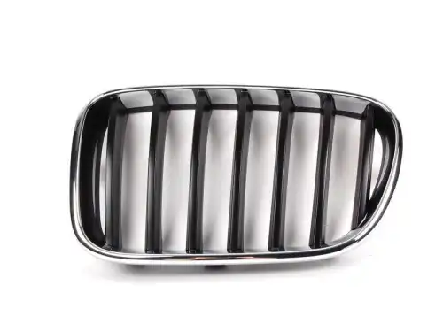 Решетка радиатора BMW 51 11 7 210 725