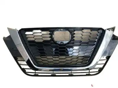 Решетка радиатора NISSAN 623107S600