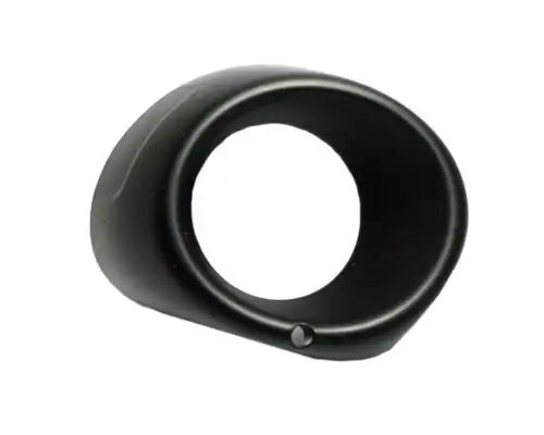  НАКЛАДКА БАМПЕРА ПРАВАЯ 6400D572 MITSUBISHI