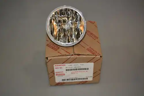 Фара противотуманная TOYOTA / LEXUS 81210-0E022