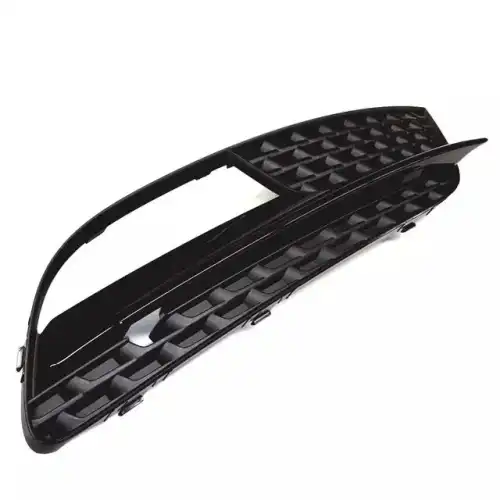 Решетка бампера VAG 8T0807682H 01C