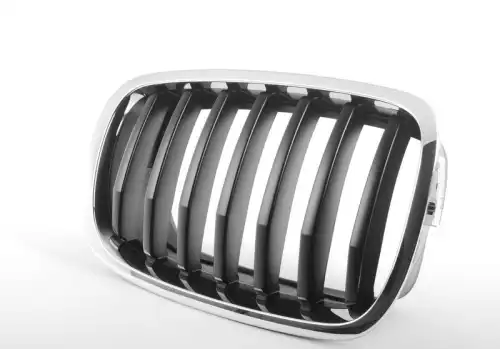 Решетка радиатора BMW 51 13 7 305 590