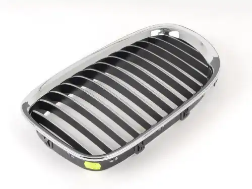 Решетка радиатора BMW 51 11 7 184 151