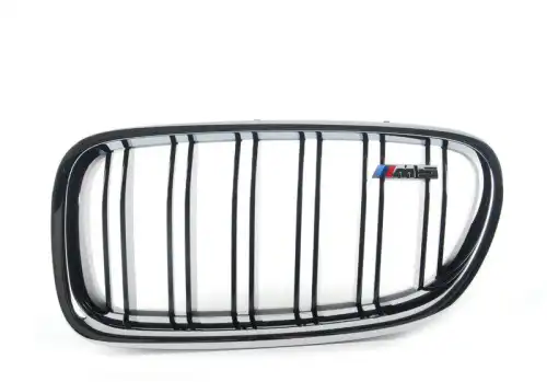 Решетка радиатора BMW 51 13 8 057 223