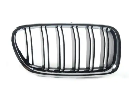 Решетка радиатора BMW 51 13 8 057 224