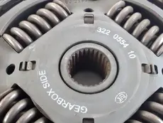 Комплект сцепления RENAULT 302058324R