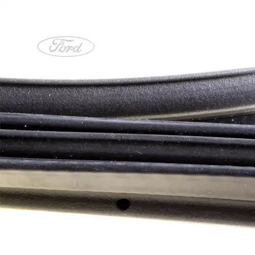Уплотнитель двери FORD 1765965