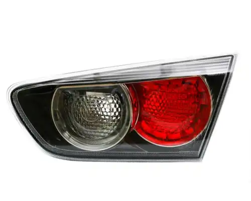 Фонарь задний MITSUBISHI 8330A626