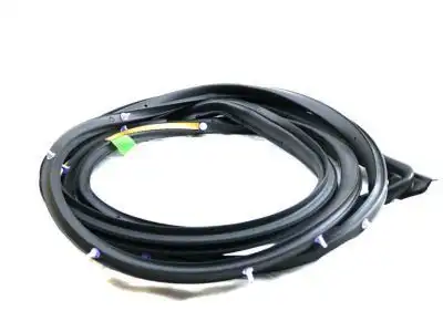 Уплотнитель двери TOYOTA / LEXUS 67861-60101