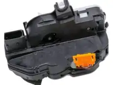 ЗАМОК ДВЕРИ 13579546 GM
